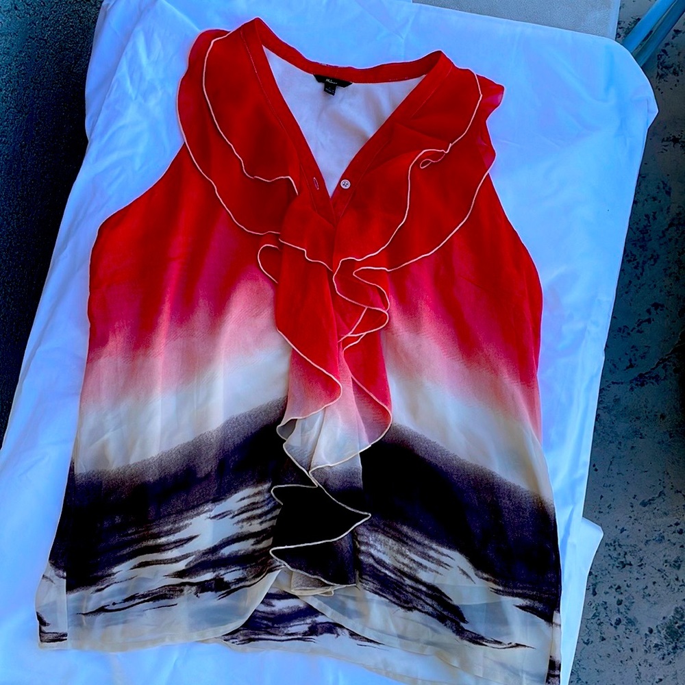 Sleeveless blouse